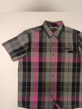 Amplify Men's Size XL Gray & Pink Plaid Short-Sleeve Button-Down Shirt